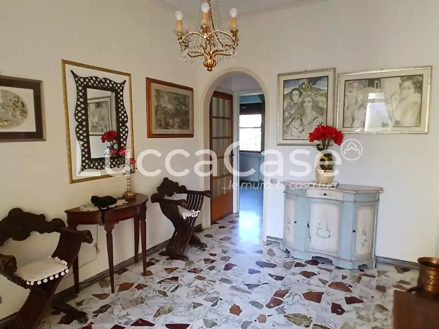 Immagine 19 di Casa indipendente in vendita  a Lucca