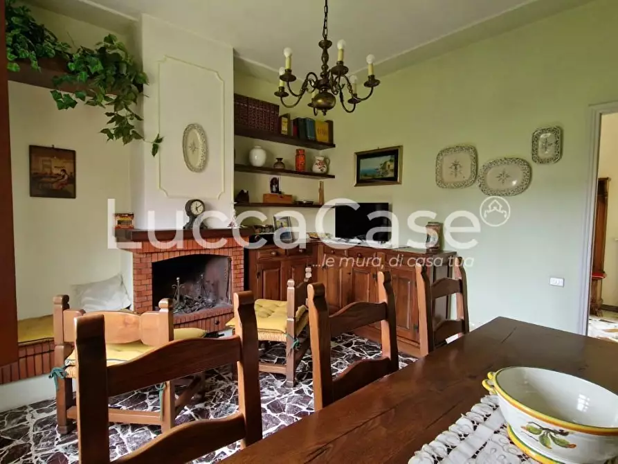 Immagine 2 di Casa indipendente in vendita  a Lucca