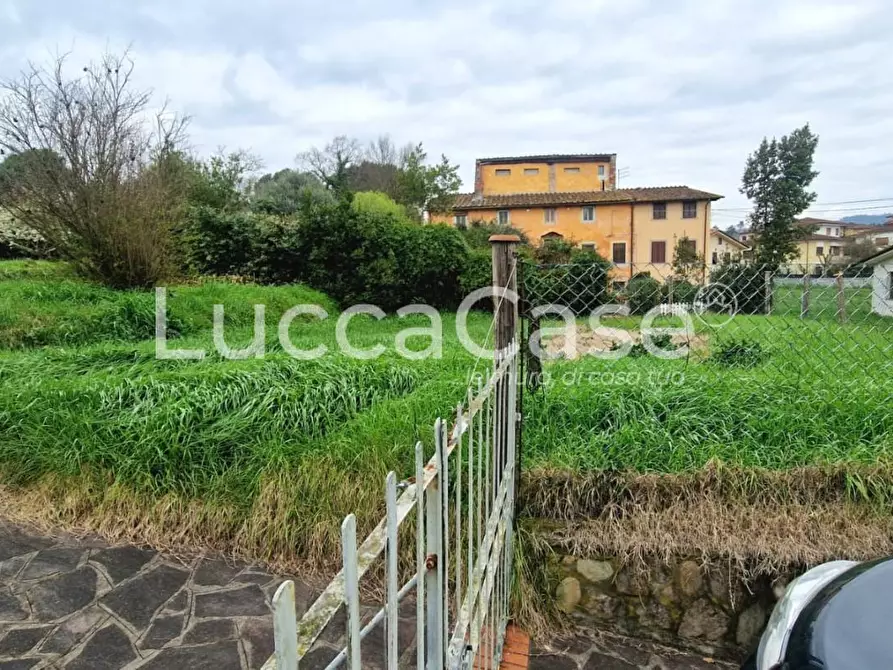 Immagine 41 di Casa indipendente in vendita  a Lucca