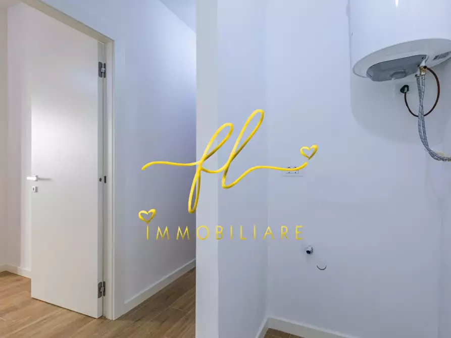 Immagine 6 di Appartamento in vendita  a Livorno
