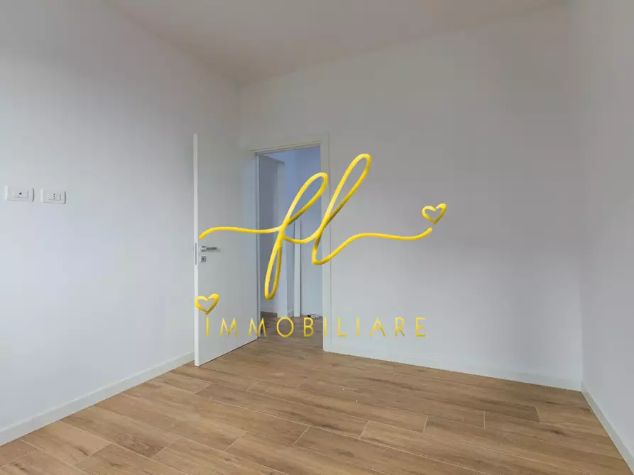 Immagine 3 di Appartamento in vendita  a Livorno