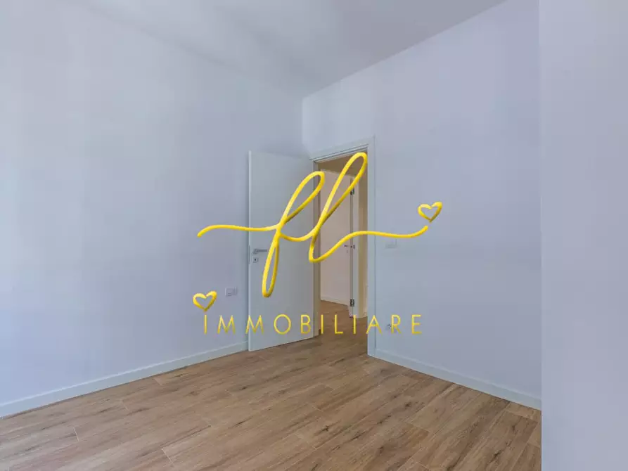 Immagine 13 di Appartamento in vendita  a Livorno