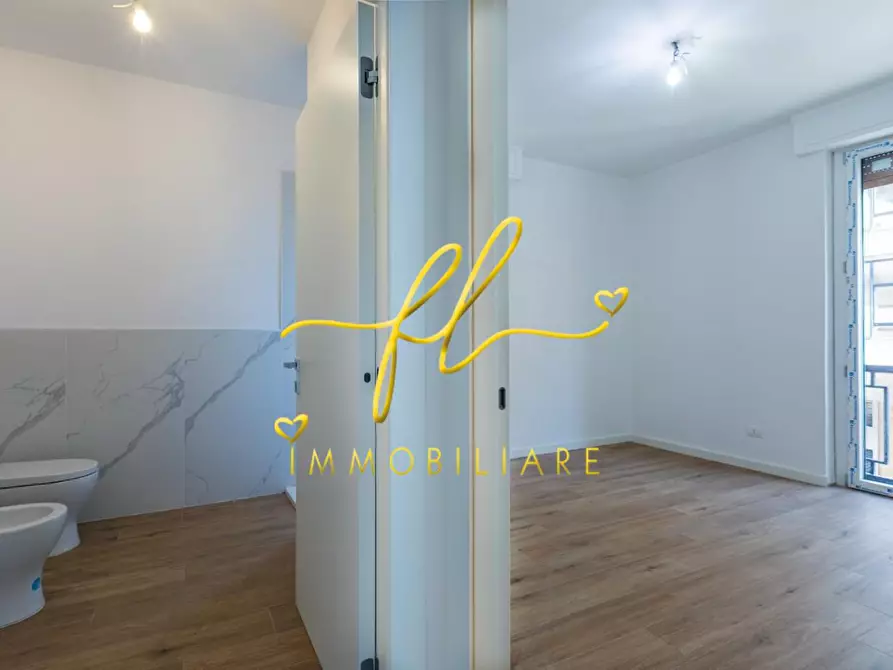 Immagine 19 di Appartamento in vendita  a Livorno