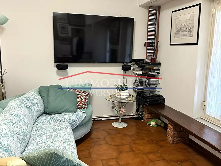 Immagine 10 di Villa in vendita  a Massa