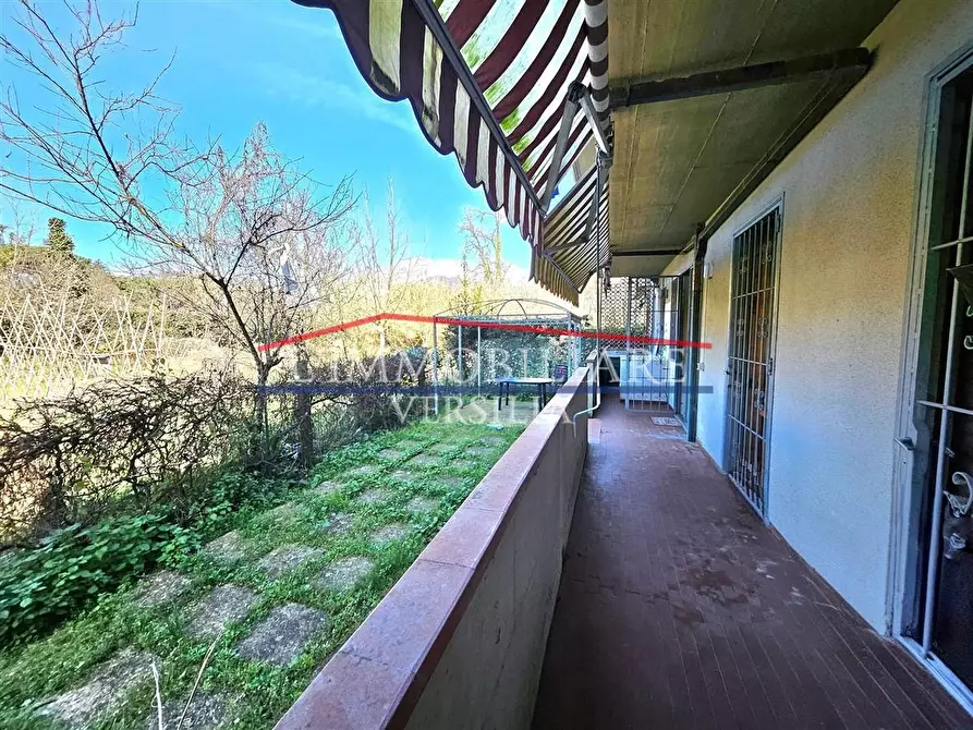 Immagine 1 di Appartamento in vendita  a Massa