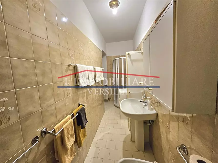 Immagine 11 di Appartamento in vendita  a Massa