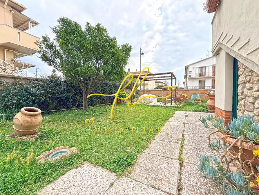 Immagine 38 di Appartamento in vendita  a Cecina