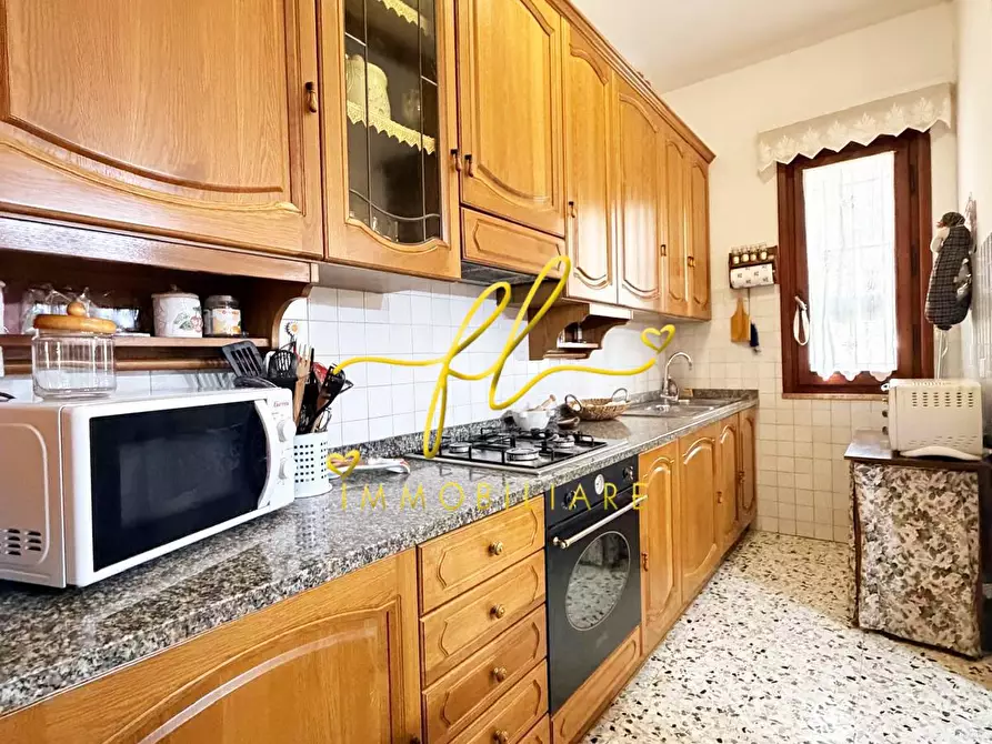 Immagine 7 di Appartamento in vendita  a Cecina