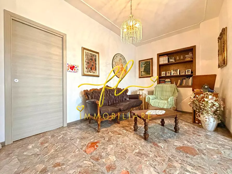 Immagine 2 di Appartamento in vendita  a Cecina