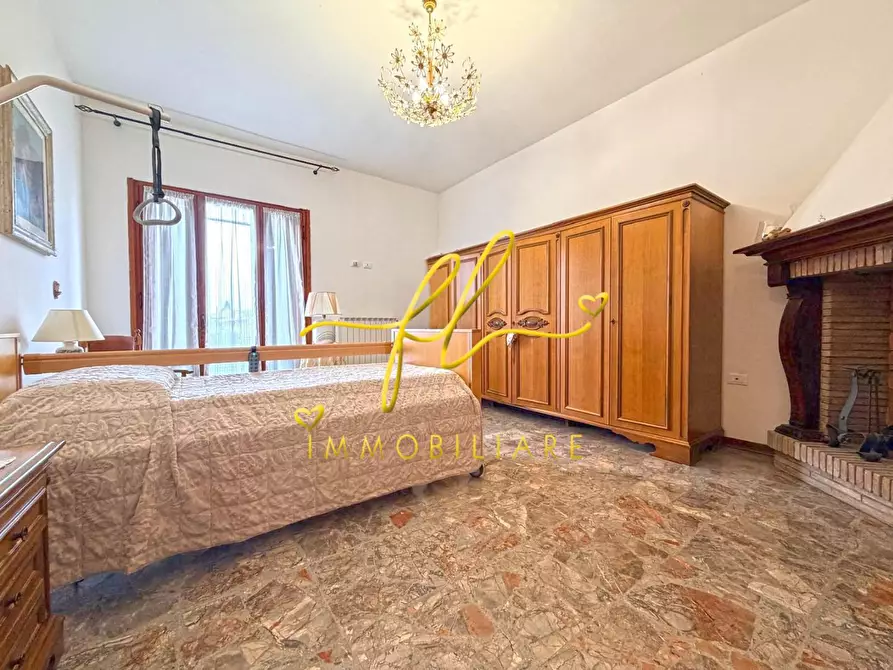 Immagine 11 di Appartamento in vendita  a Cecina