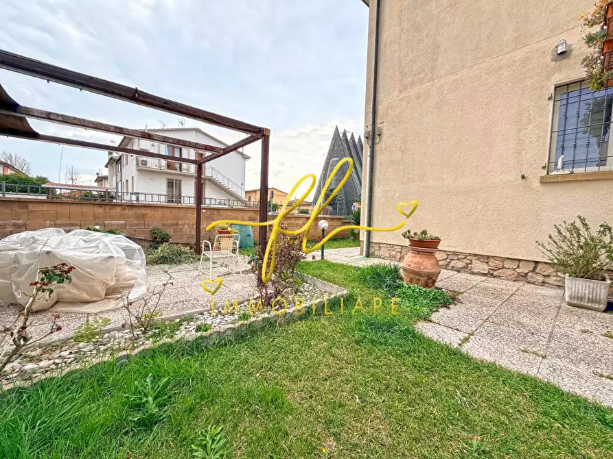 Immagine 22 di Appartamento in vendita  a Cecina