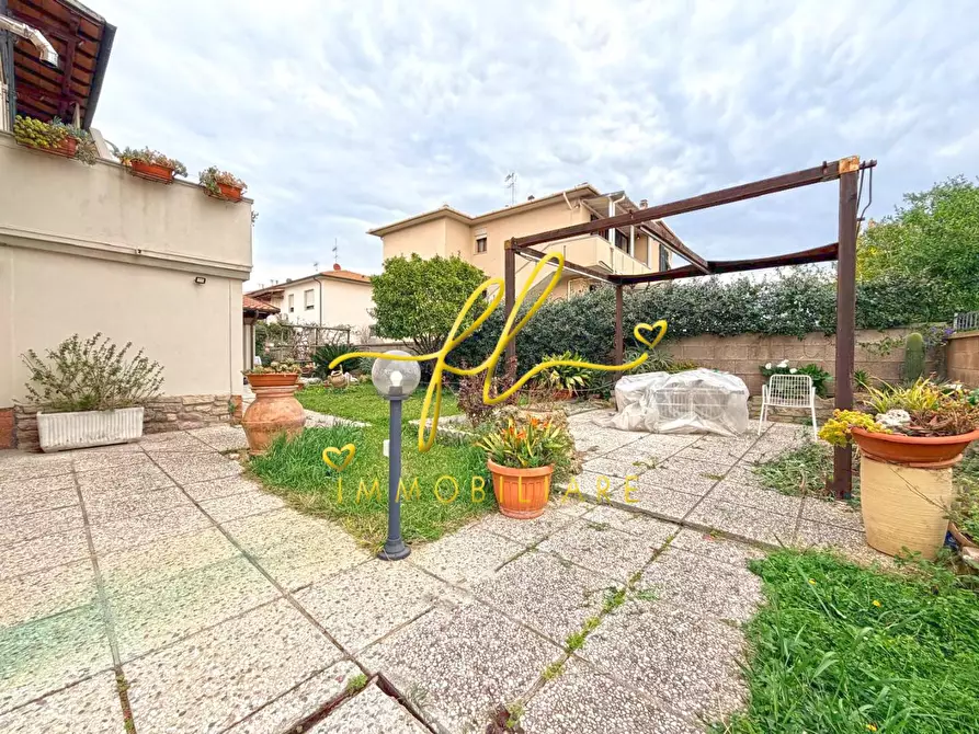 Immagine 23 di Appartamento in vendita  a Cecina