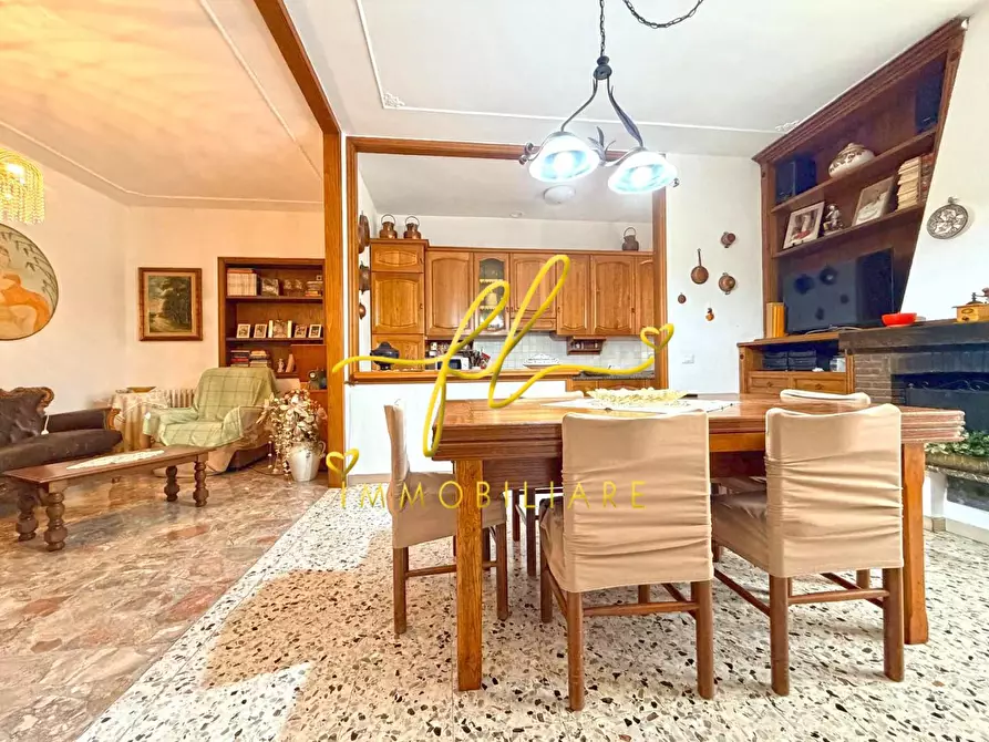 Immagine 4 di Appartamento in vendita  a Cecina