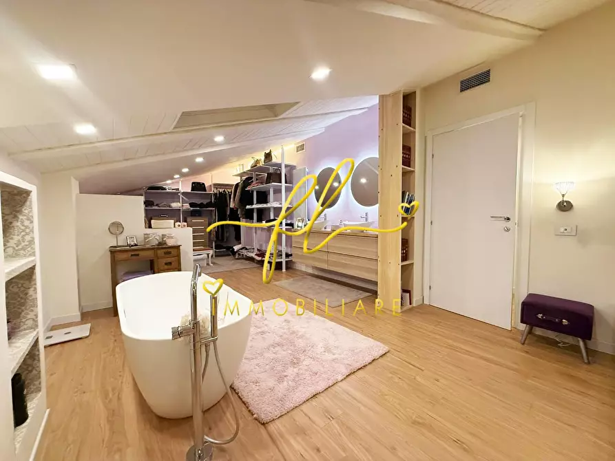 Immagine 22 di Mansarda in vendita  a Cecina