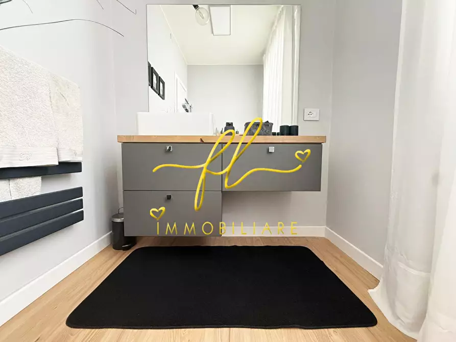 Immagine 10 di Mansarda in vendita  a Cecina