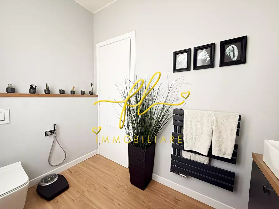 Immagine 9 di Mansarda in vendita  a Cecina