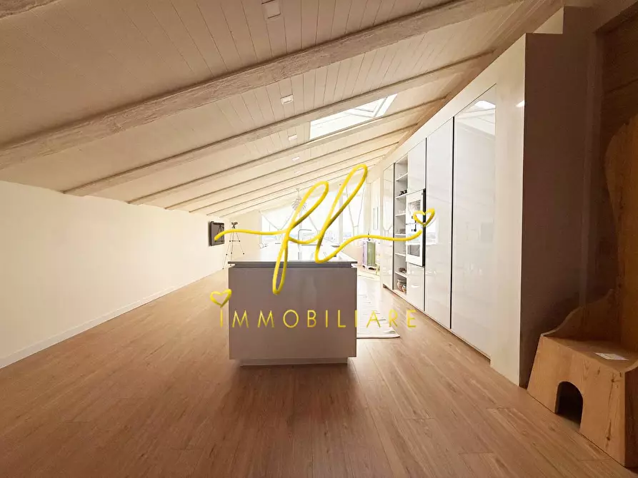 Immagine 5 di Mansarda in vendita  a Cecina