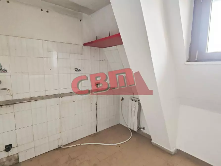 Immagine 12 di Ufficio in affitto  a Livorno