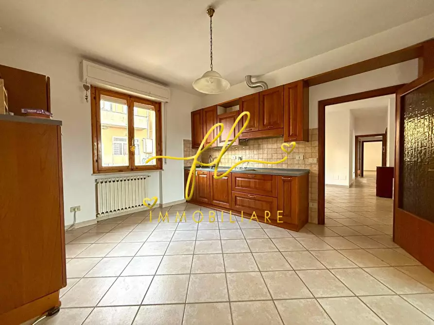 Immagine 8 di Appartamento in vendita  a Cecina