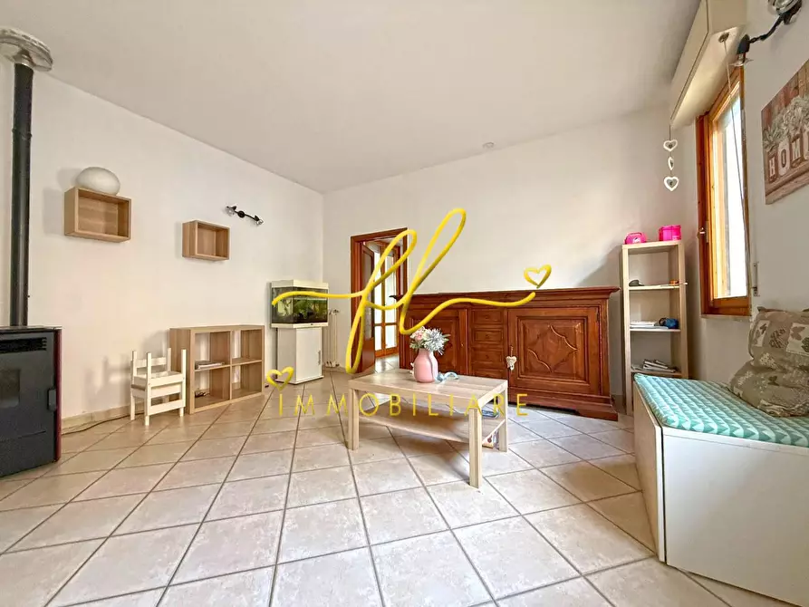 Immagine 4 di Appartamento in vendita  a Cecina