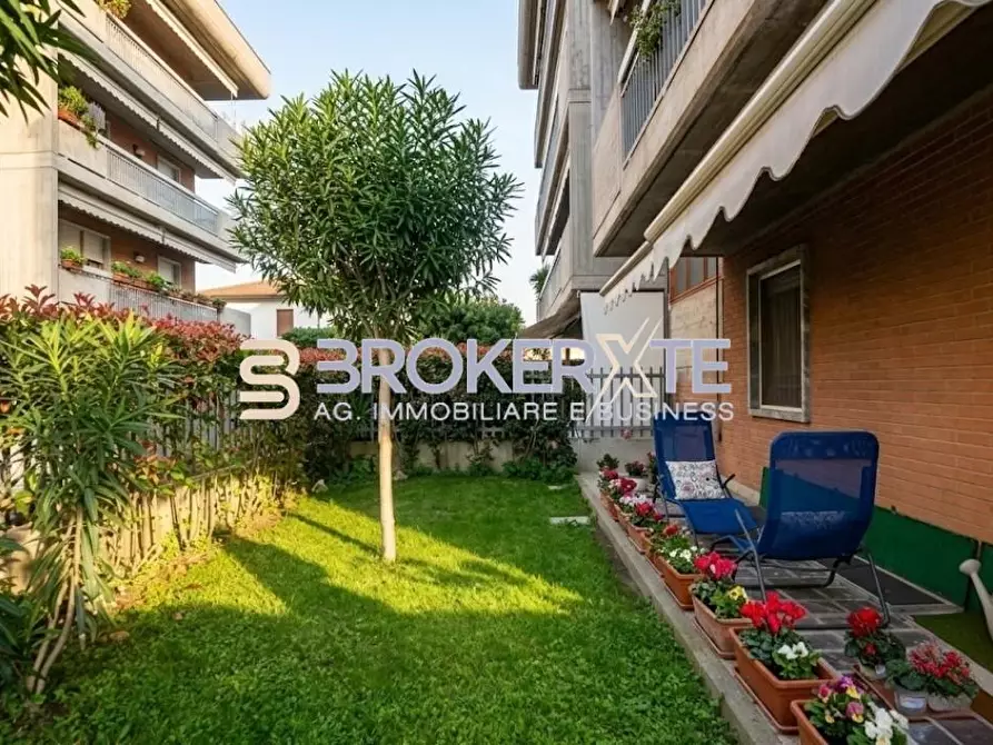 Immagine 2 di Appartamento in vendita  a Carrara