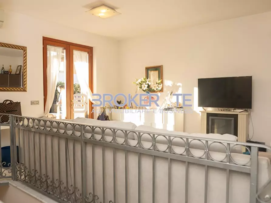 Immagine 15 di Appartamento in vendita  a Carrara