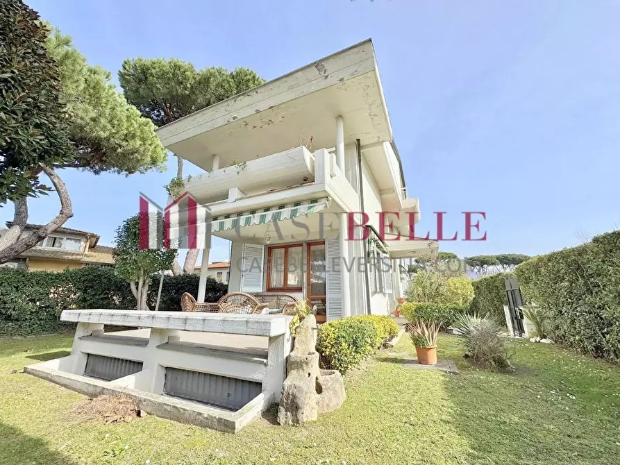 Immagine 67 di Casa indipendente in affitto  a Camaiore