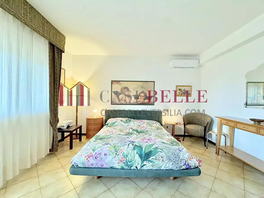 Immagine 41 di Casa indipendente in affitto  a Camaiore