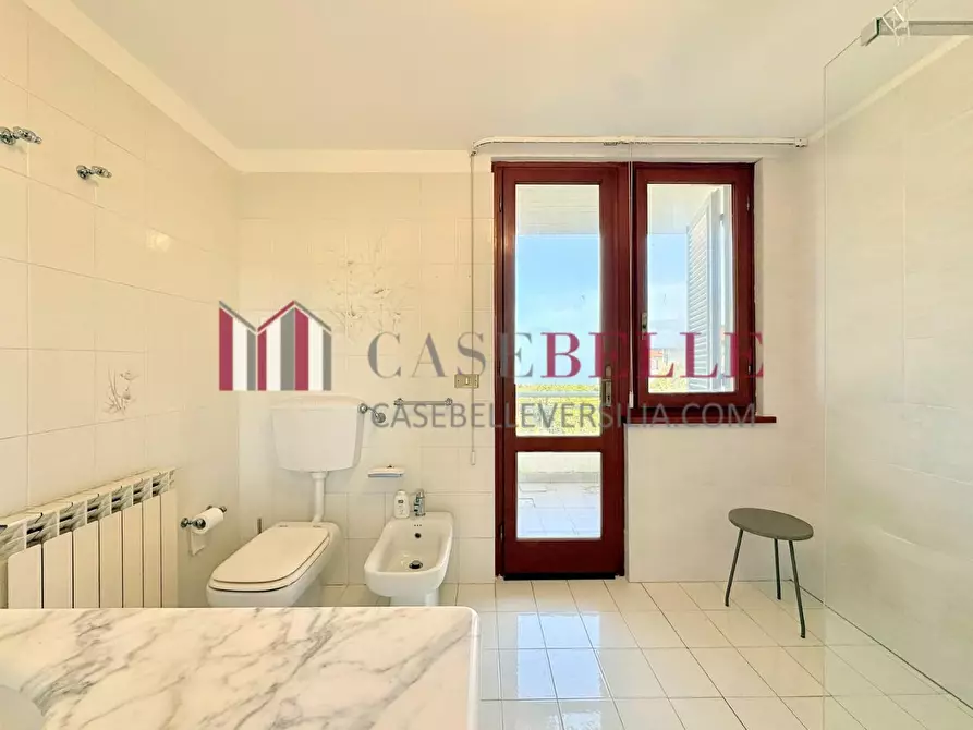 Immagine 46 di Casa indipendente in affitto  a Camaiore