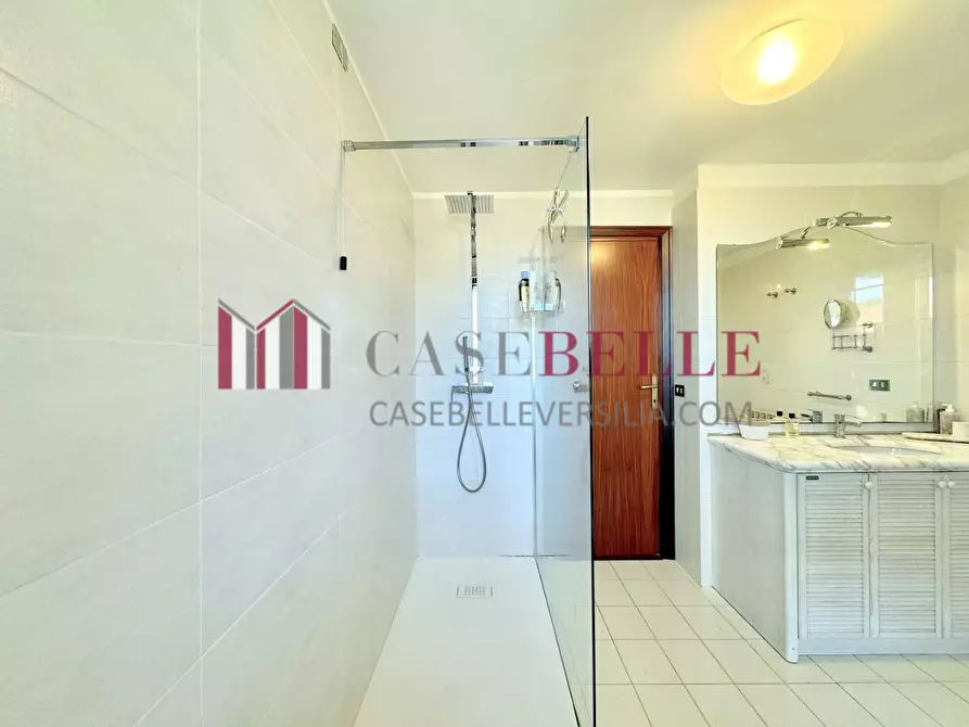 Immagine 50 di Casa indipendente in affitto  a Camaiore