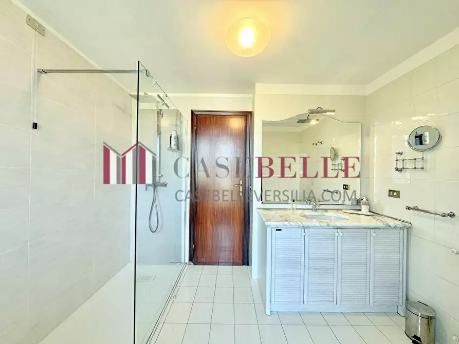 Immagine 49 di Casa indipendente in affitto  a Camaiore