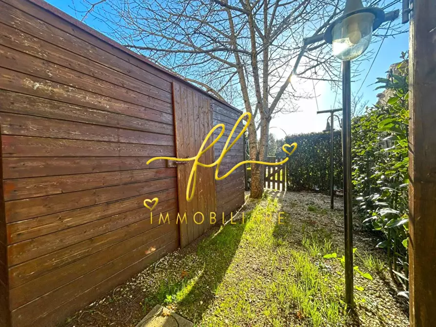 Immagine 12 di Appartamento in vendita  a Cecina