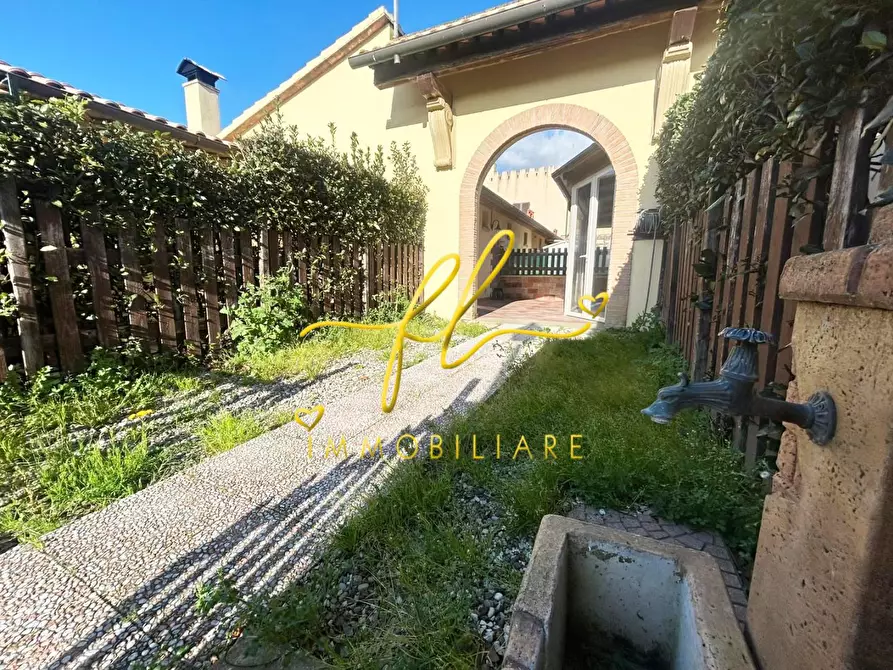 Immagine 13 di Appartamento in vendita  a Cecina