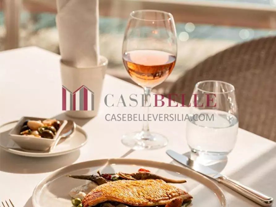 Immagine 5 di Bar / Ristorante in vendita  a Viareggio