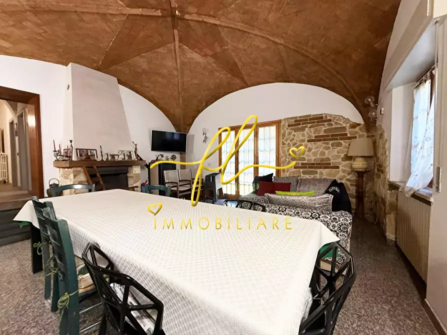 Immagine 2 di Appartamento in vendita  a Cecina