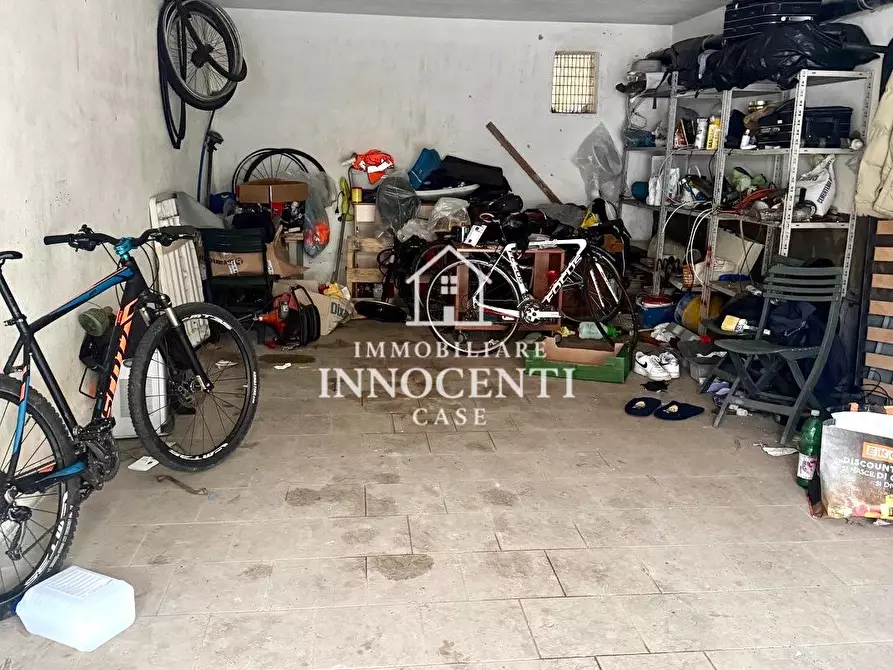 Immagine 17 di Appartamento in vendita  a Massa