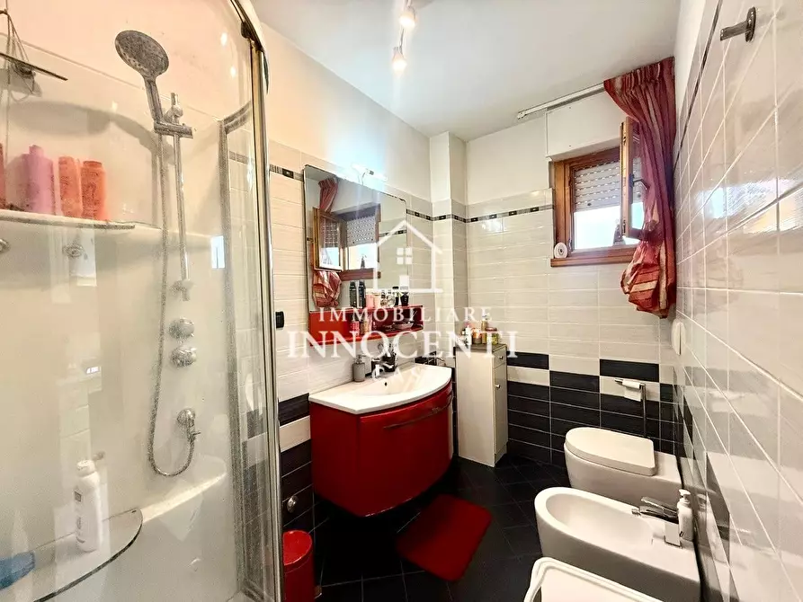 Immagine 14 di Appartamento in vendita  a Massa