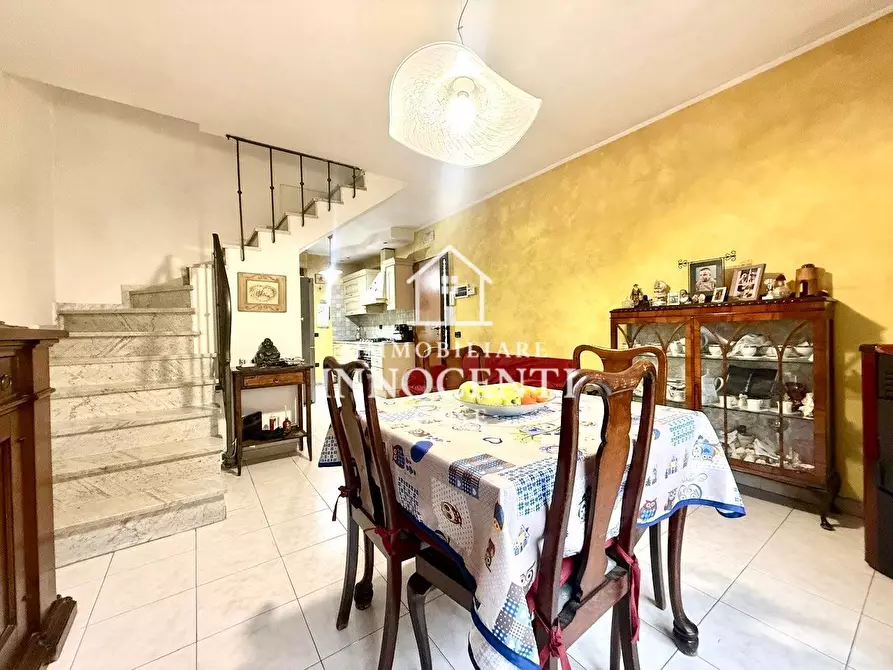 Immagine 4 di Appartamento in vendita  a Massa