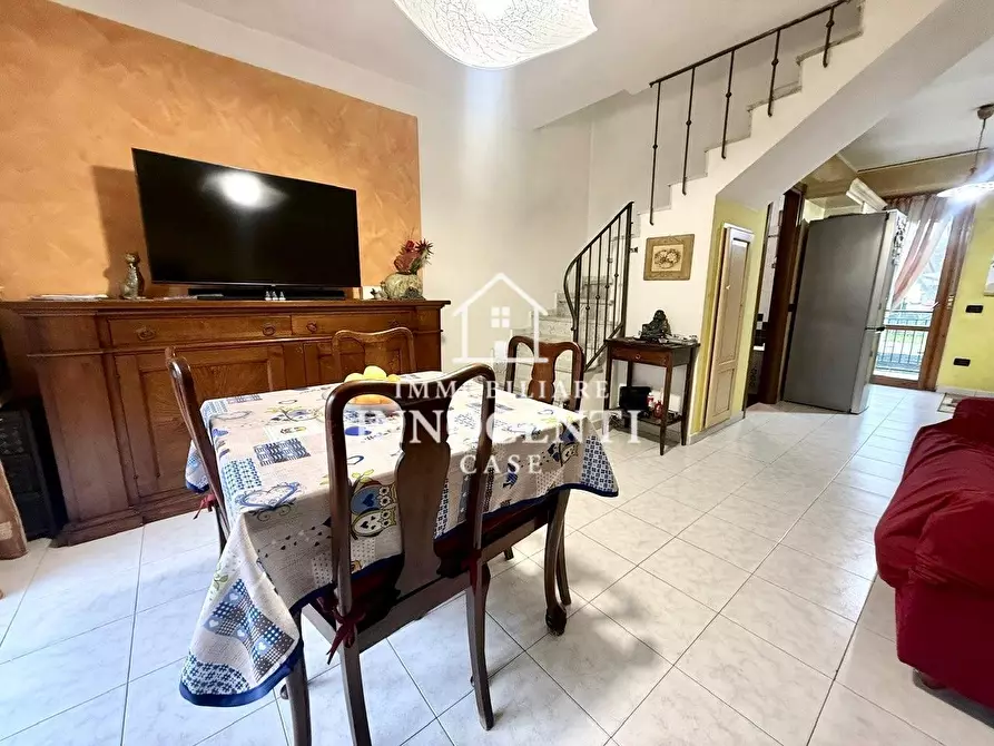 Immagine 5 di Appartamento in vendita  a Massa