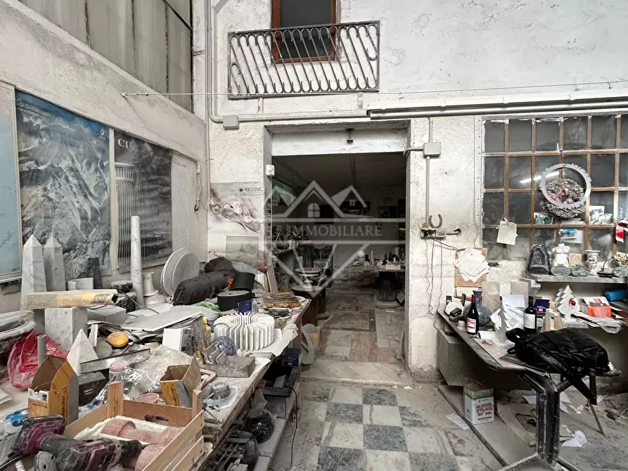 Immagine 6 di Attività artigianale in vendita  a Carrara