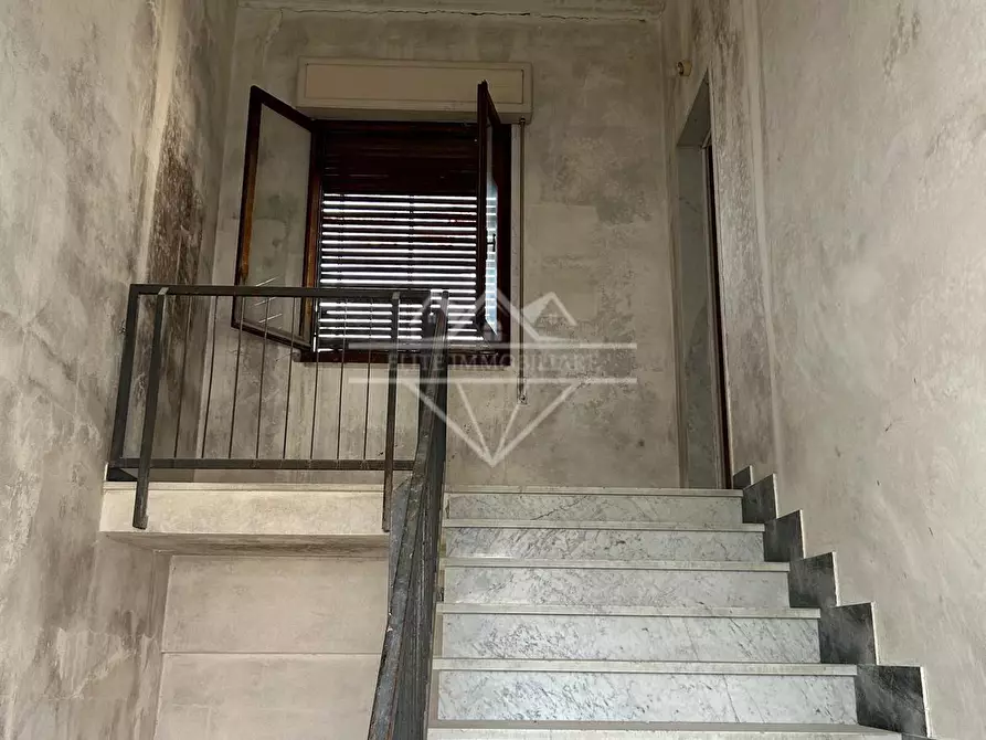 Immagine 13 di Attività artigianale in vendita  a Carrara