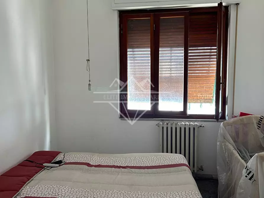 Immagine 11 di Attività artigianale in vendita  a Carrara