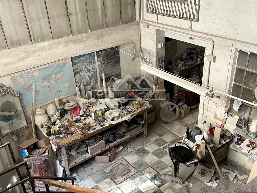Immagine 4 di Attività artigianale in vendita  a Carrara
