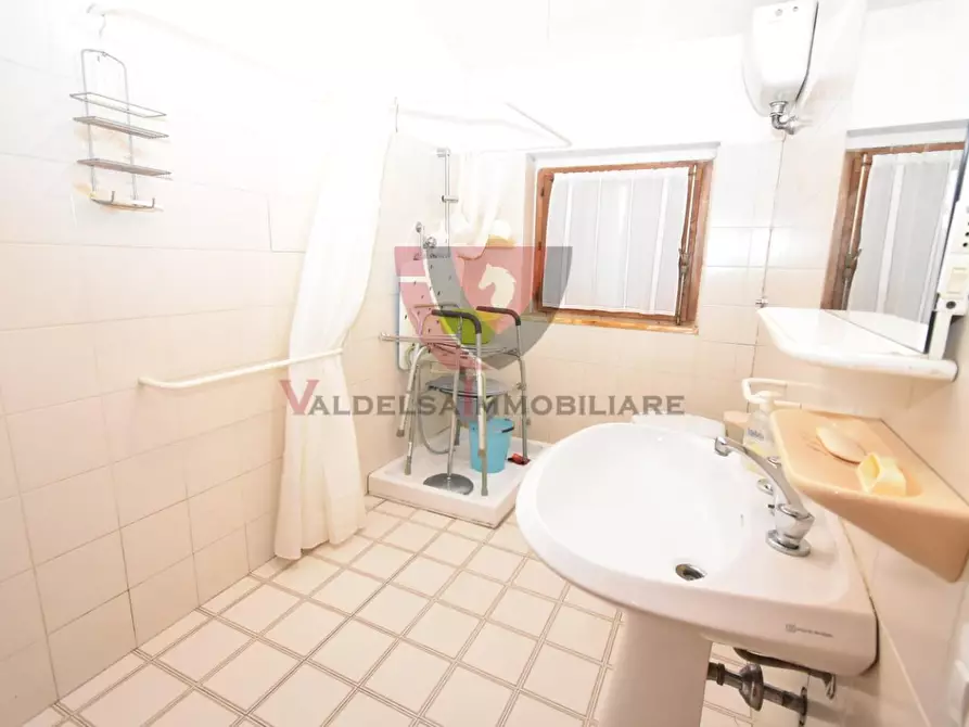 Immagine 48 di Casa indipendente in vendita  a Radicondoli