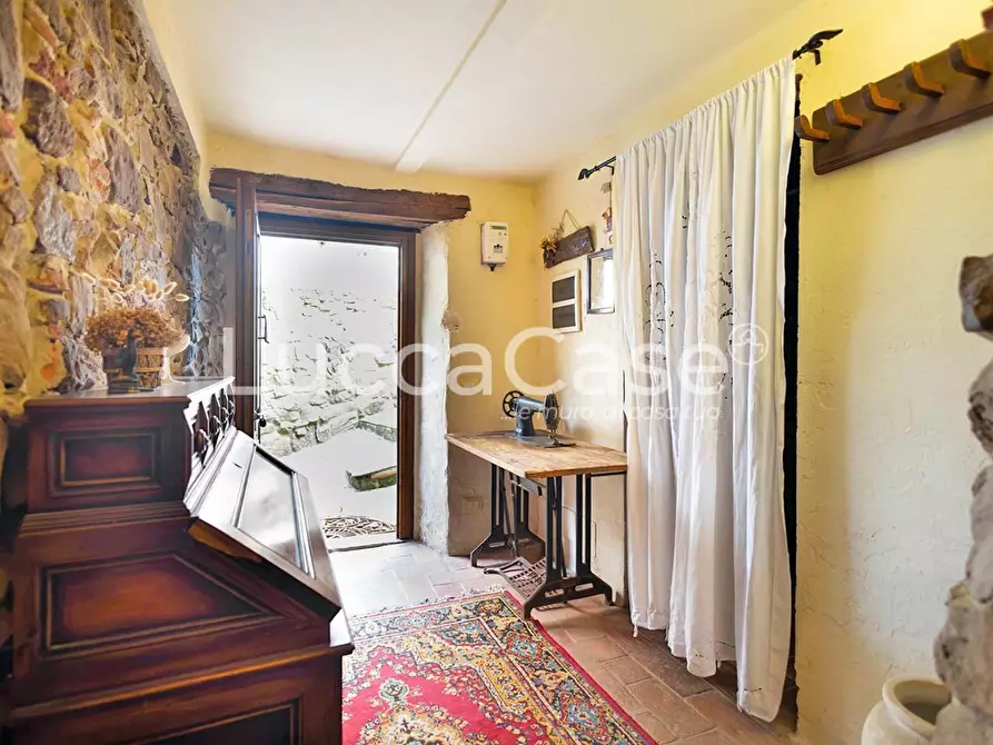 Immagine 10 di Casa colonica in vendita  a Villa Basilica