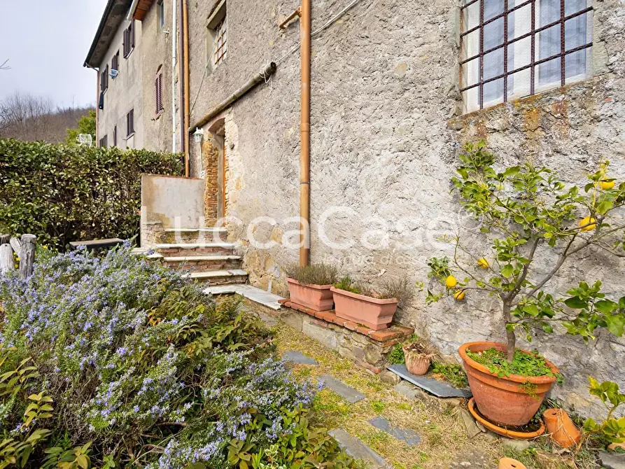 Immagine 47 di Casa colonica in vendita  a Villa Basilica