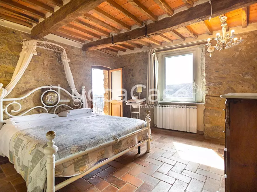 Immagine 32 di Casa colonica in vendita  a Villa Basilica