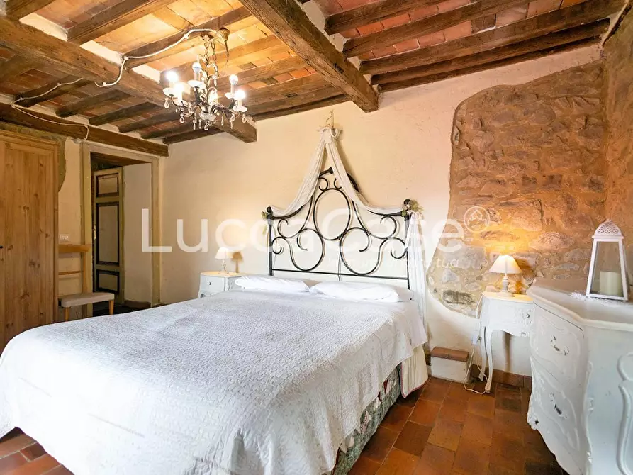 Immagine 34 di Casa colonica in vendita  a Villa Basilica