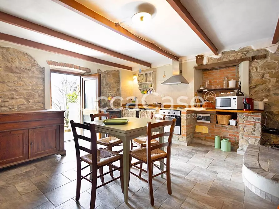 Immagine 39 di Casa colonica in vendita  a Villa Basilica