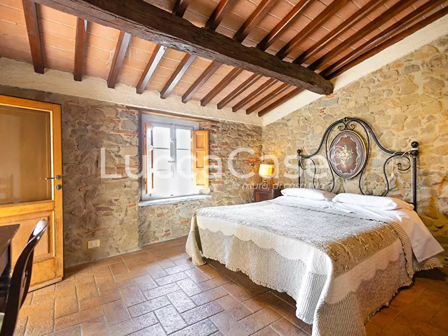 Immagine 18 di Casa colonica in vendita  a Villa Basilica